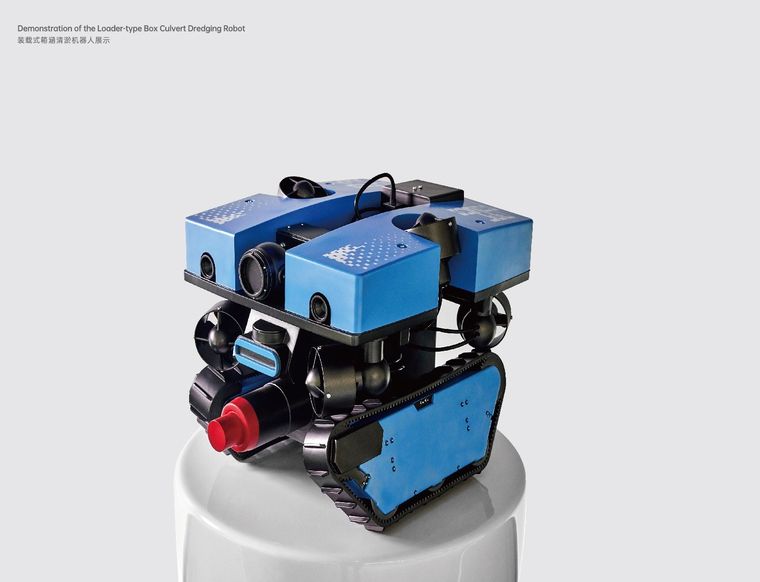 Model of a box-culvert cleaning robot at fine scale