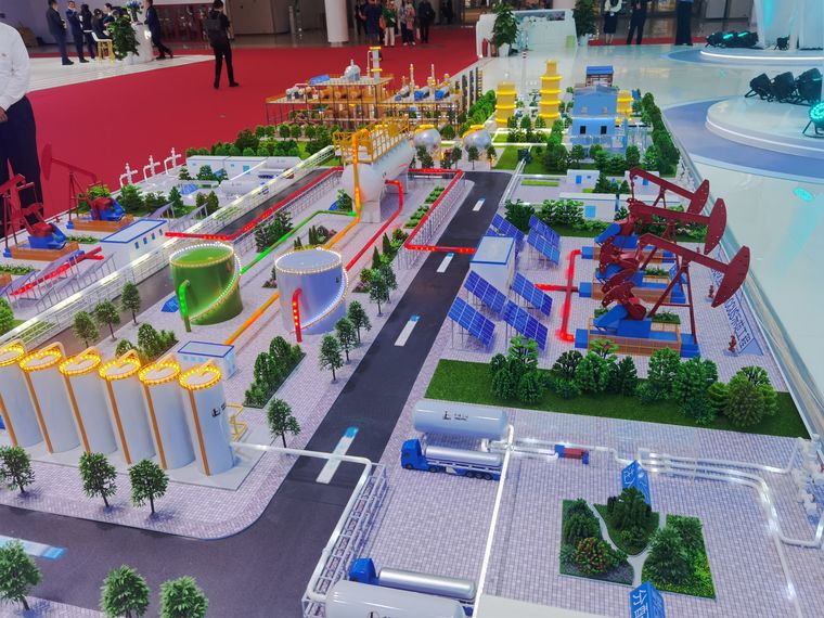 Industrial park model with tanks and production facilities