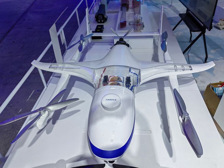 Model of an electric vertical take-off aircraft with multiple rotors